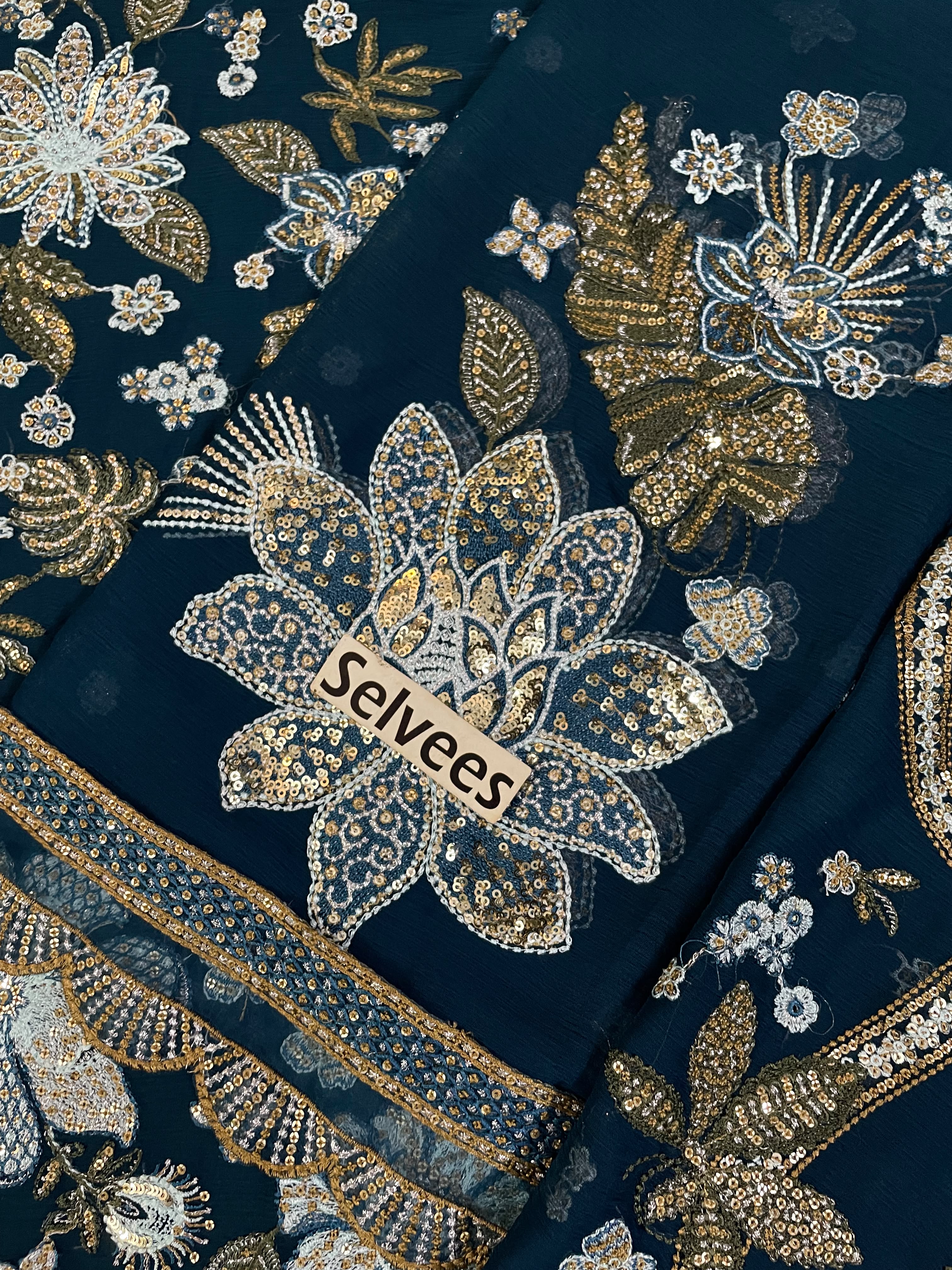 Women’s Luxury Fancy Suit – Elegant & Stylish Collection AHMOZI-1004