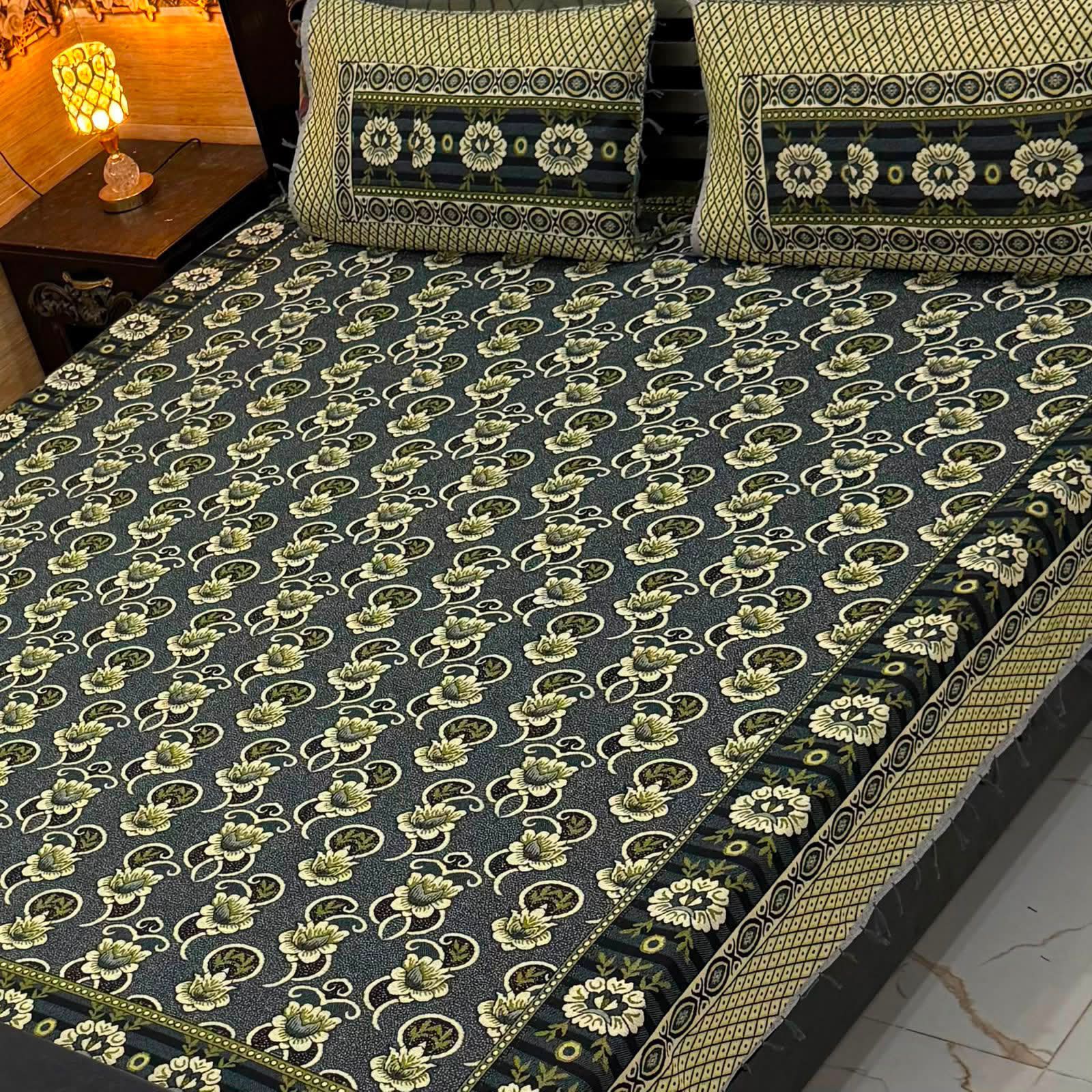 Luxury Traditional Floral Bedsheet Set – Premium Printed Design with Matching Pillow Covers