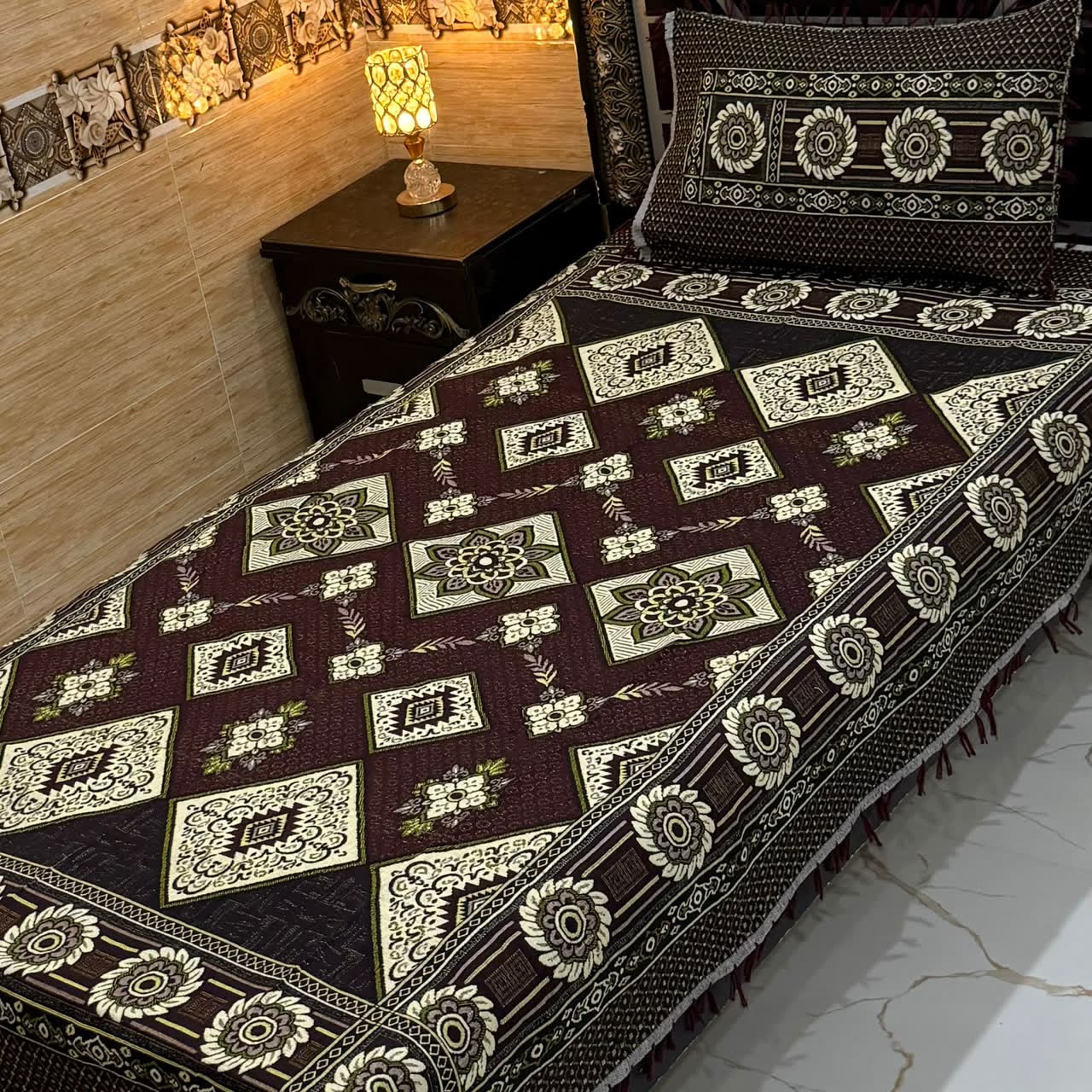 Luxury Traditional Floral Bedsheet Set – Premium Printed Design with Matching Pillow Covers