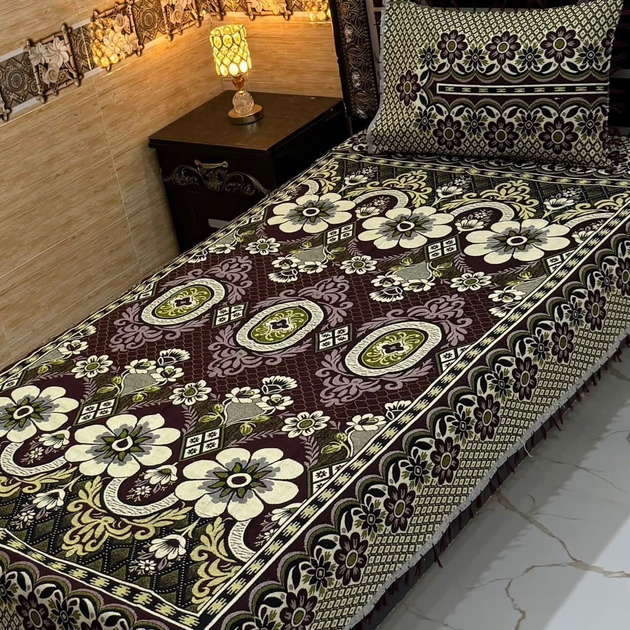 Luxury Traditional Floral Bedsheet Set – Premium Printed Design with Matching Pillow Covers