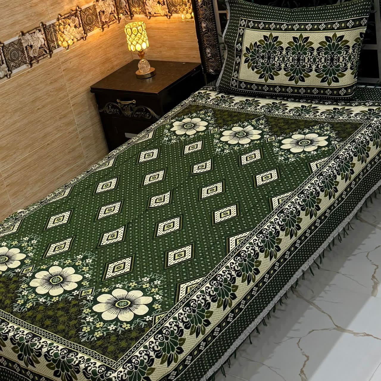Luxury Traditional Floral Bedsheet Set – Premium Printed Design with Matching Pillow Covers