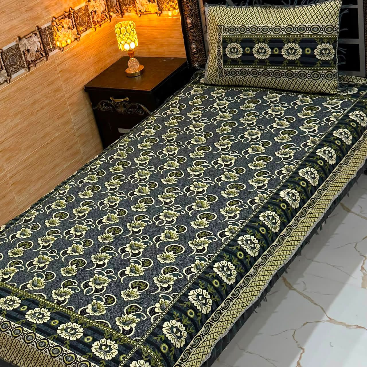 Luxury Traditional Floral Bedsheet Set – Premium Printed Design with Matching Pillow Covers