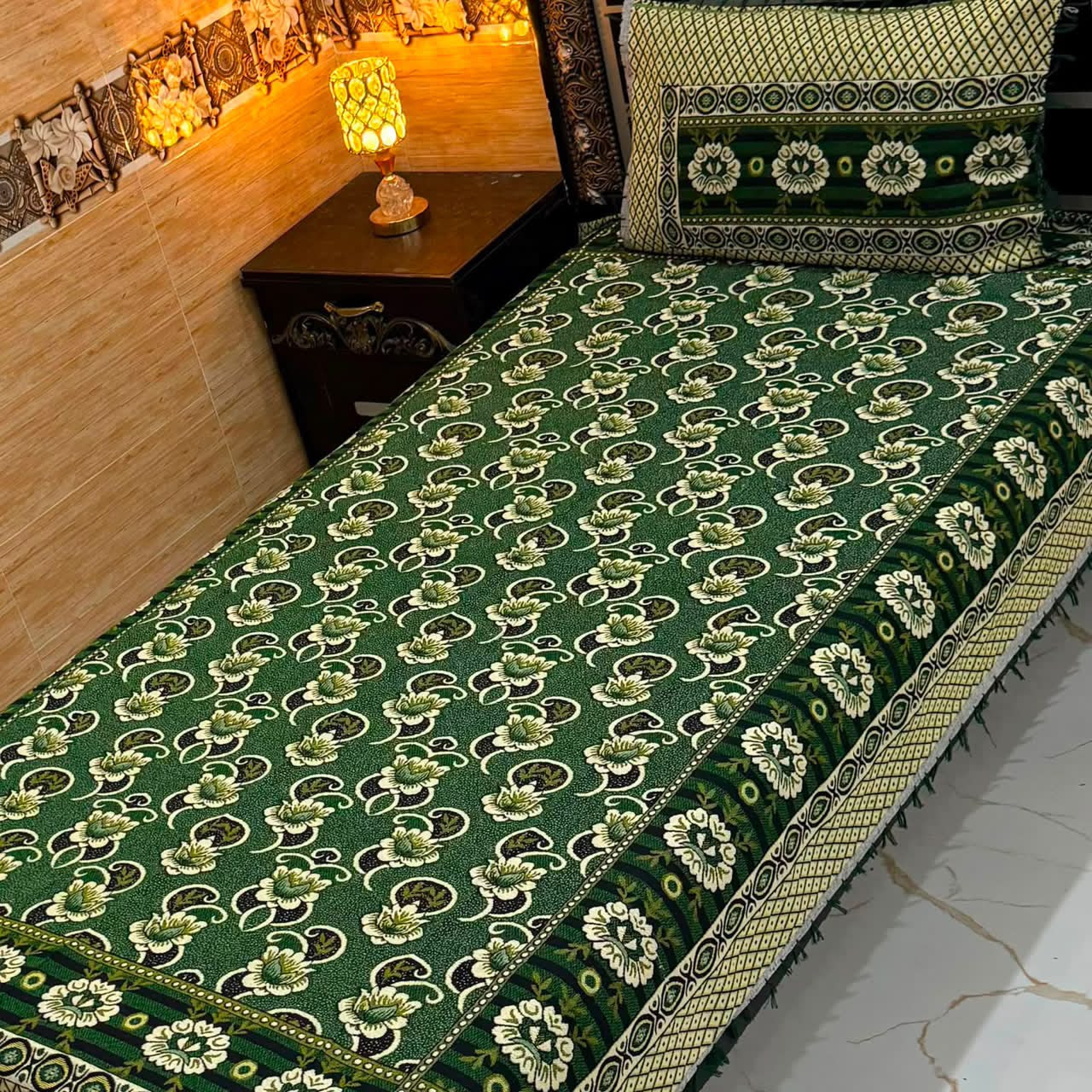 Luxury Traditional Floral Bedsheet Set – Premium Printed Design with Matching Pillow Covers