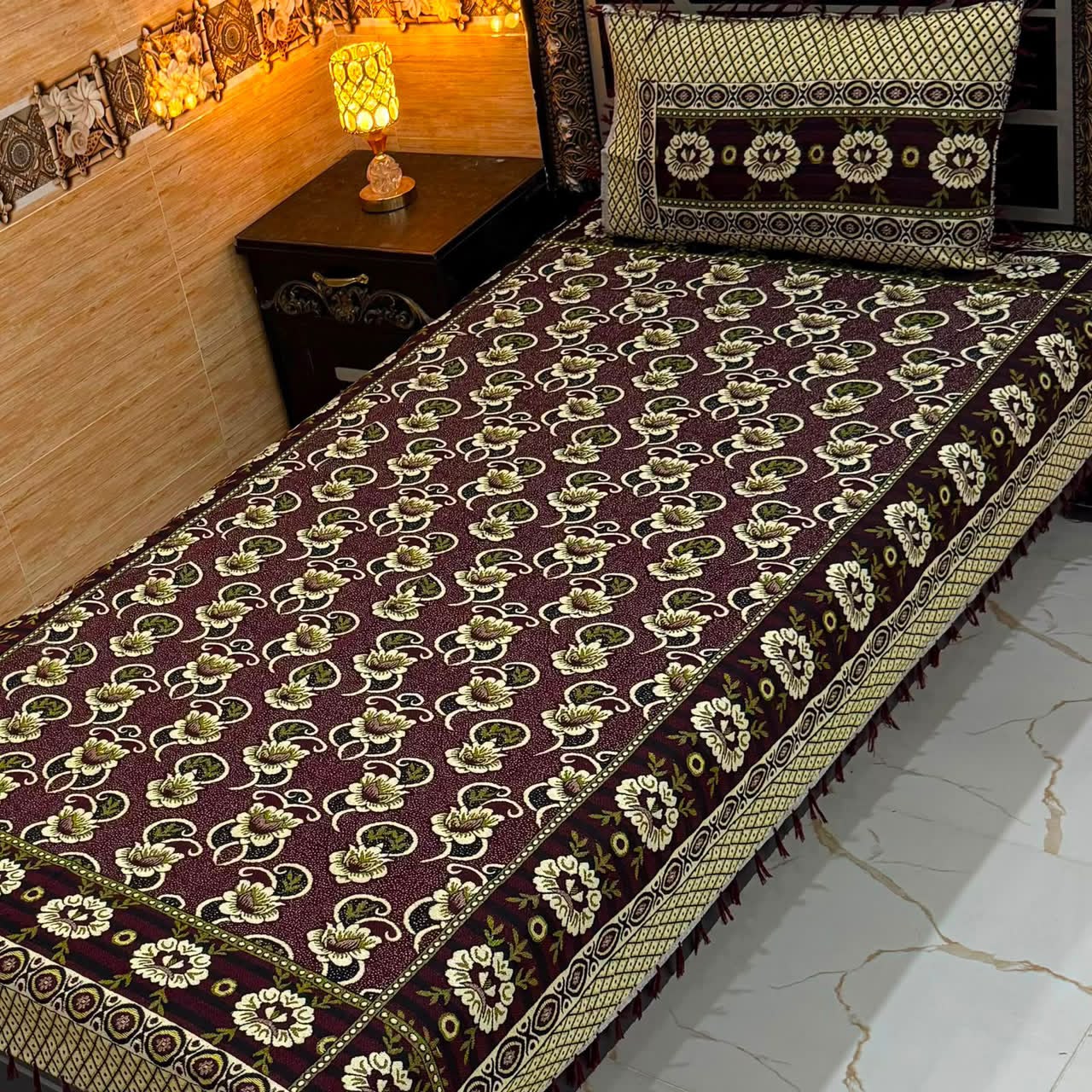 Luxury Traditional Floral Bedsheet Set – Premium Printed Design with Matching Pillow Covers